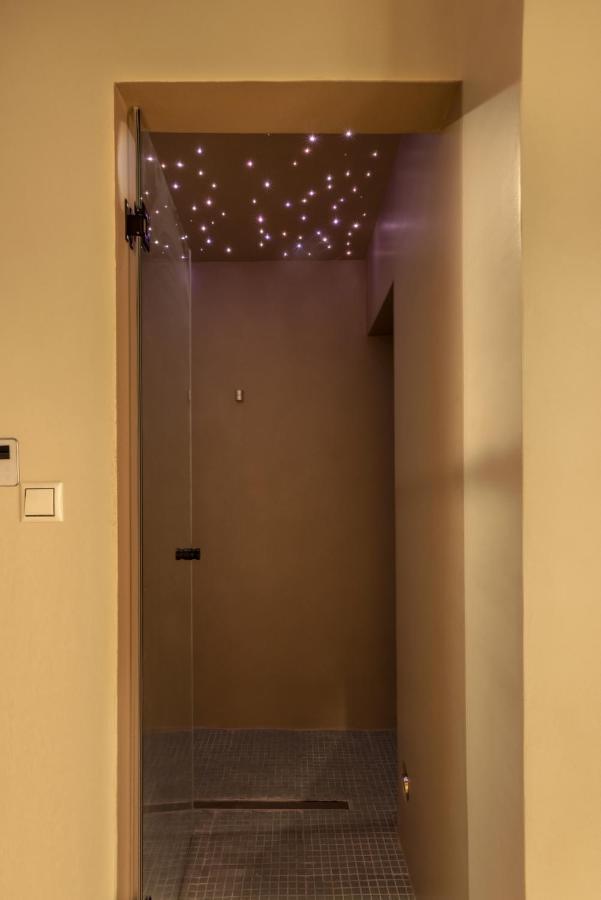 A Truly Wow Experience For Every Guest. The Place Атина Екстериор снимка