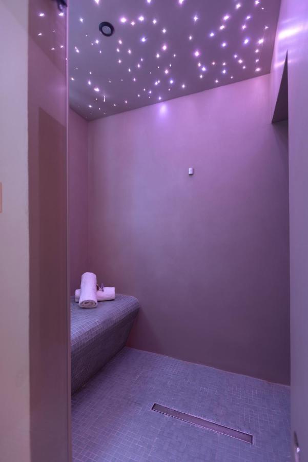A Truly Wow Experience For Every Guest. The Place Атина Екстериор снимка